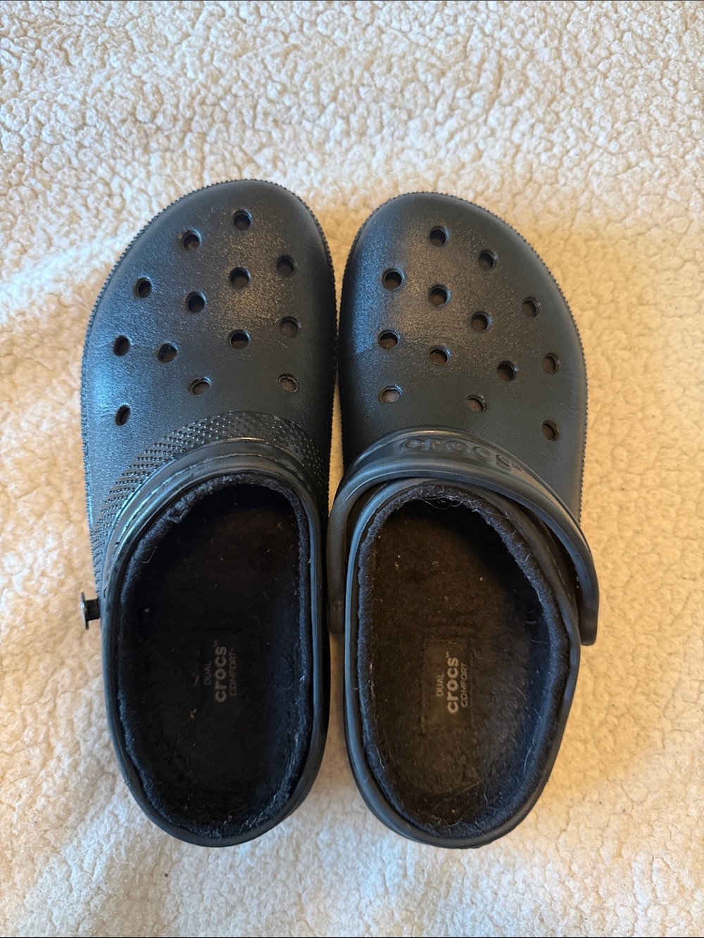 CROCS Black Fuzzy-Lined Classic Clog